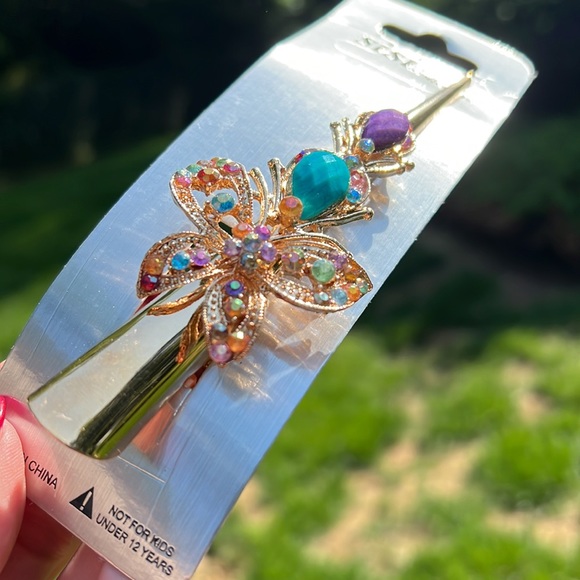 New Set of 4 Gorgeous and unique Crystal  Alligator Clip w/ serrated saw tooth - Picture 4 of 9